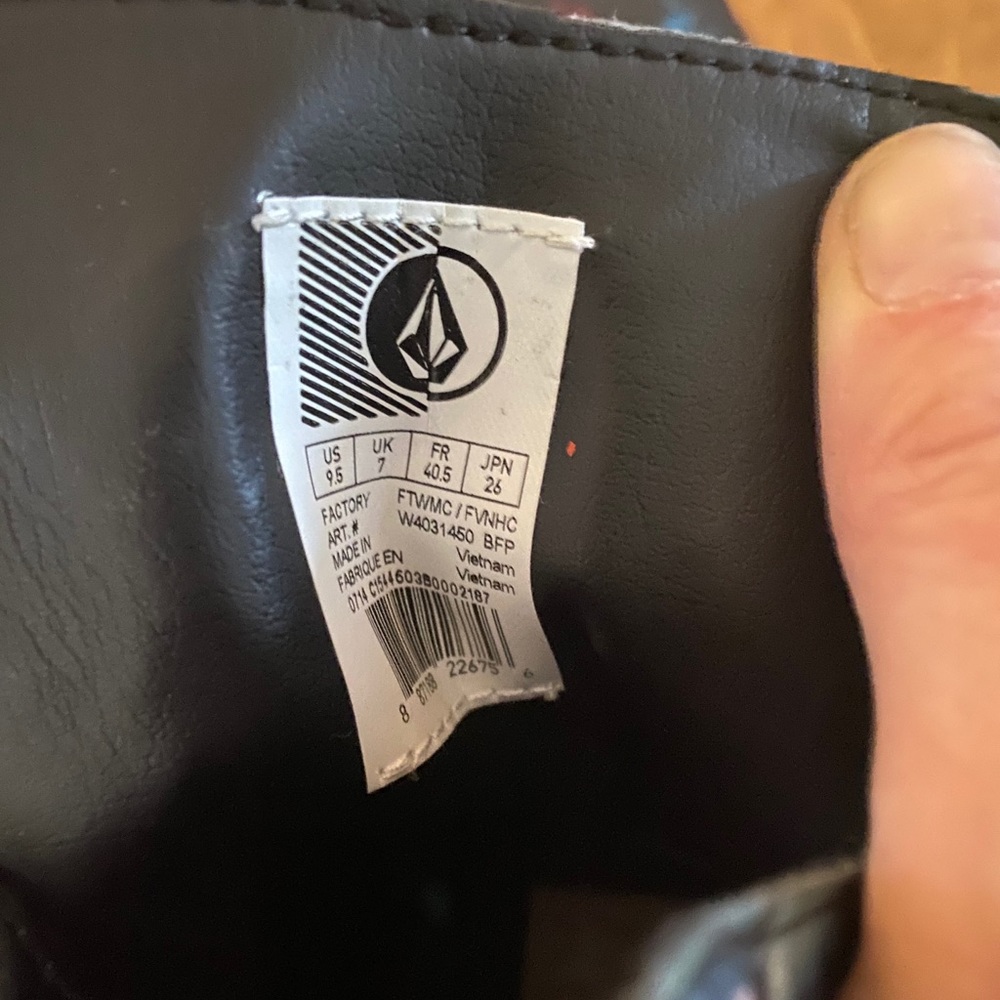 Volcom boots - Picture 3 of 3